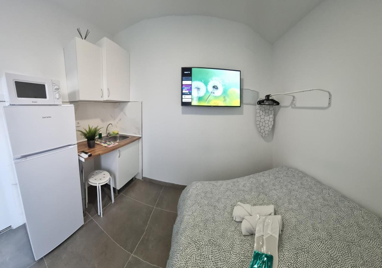 Mini Estudio Jacuzzi Doble Sevilla "Poligono Industrial" Exterior foto